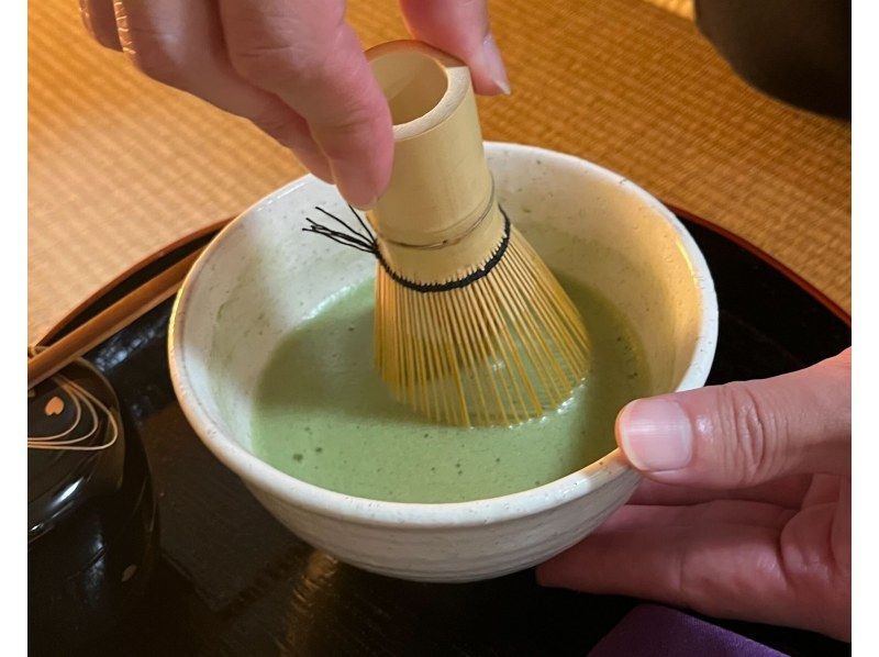【京都・二条】抹茶の魅力に触れる！知って、作って、飲む茶道体験の紹介画像