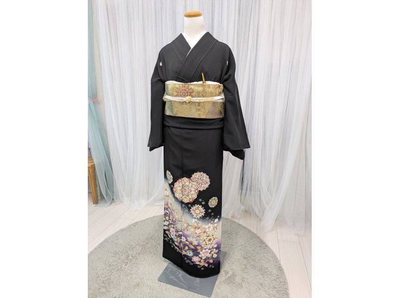 [Osaka, Minamimorimachi/Osaka Tenmangu Shrine] Formal Kimono Rental - Experience Kimono Dressing and Dressing Without Bringing Anything! Excellent Access to Osaka Station, Osaka Castle, and More!の紹介画像