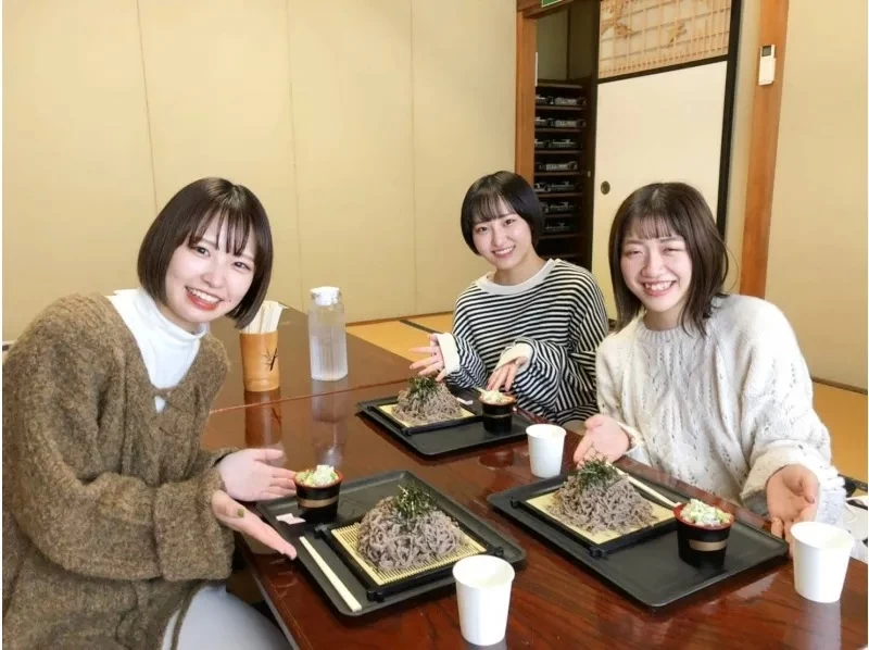 【山梨・甲府】忍野八海蕎麦体験〜高菜先生の郷土料理体験教室〈富士家〉最大40名様まで対応可能！初心者・お子様大歓迎・ファミリーにおすすめの紹介画像