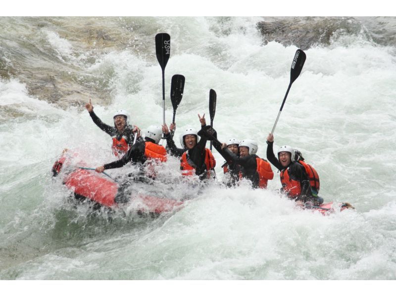 [Gunma, Minakami] Celebrating the 25th anniversary of the opening! Thrilling rafting down the rapids (half day) with afternoon tea included ♪の紹介画像