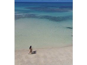 [Miyakojima - Private Rental] Drone filming tour at a hidden beach! Get a video of your lifelong memories with a private beach view from above.