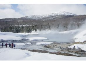 [Akita, Hachimantai] Goshogake Mud Volcano & Oyunuma Snowshoe Tour - Amazing Views, Walking Through the Fumarole Zone in Midwinter -
