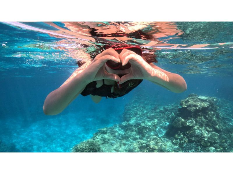 【沖縄・恩納村/青の洞窟】2名以上で超お得!神秘の絶景シュノーケリング手ぶらOK!初心者歓迎(GoPro&insta360写真・動画撮影)の紹介画像