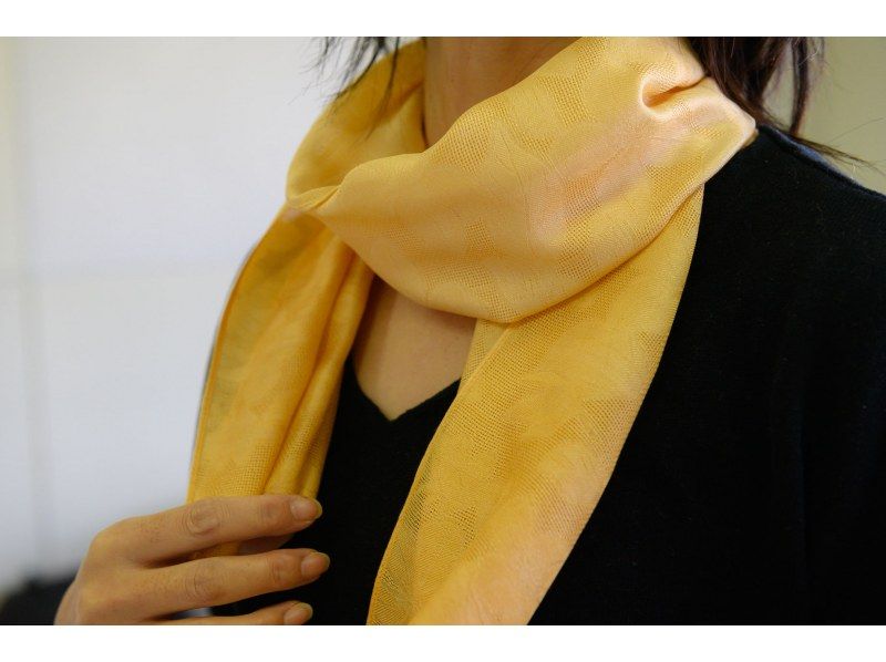 【秋田県・横手市】増田特産りんごの枝葉を使ったりんご染め!自然で優しい風合いの自分だけのストール作り★地元のお母さんたちとのお茶っこタイム付の紹介画像