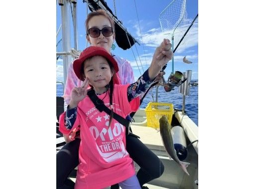 Sea fishing on Okinawa's main island ♫ Ginowan Marina ⭐︎ Boat fishing tour targeting high-quality fish such as sea bass! Elementary school students and above welcome ⭐︎ Beginners are also welcome to join ♫の画像
