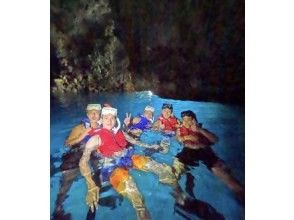 [Okinawa, Onna Village] Blue Cave Boat Snorkeling