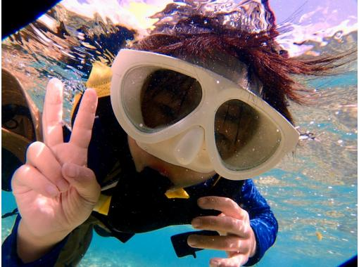 【那覇発・半日】海ガメシュノーケリング★透明度30m以上★快適！ボートで行く慶良間諸島★ウミガメと泳ごうツアーの画像