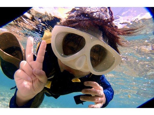 【那覇発・半日】海ガメシュノーケリング★透明度30m以上★快適！ボートで行く慶良間諸島★ウミガメと泳ごうツアーの画像