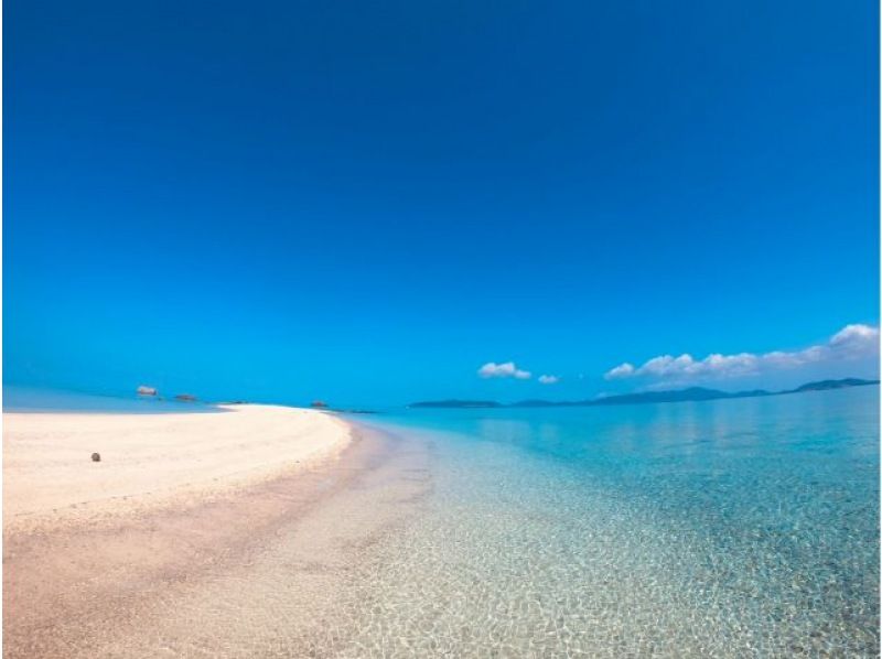 [Ishigaki Island] Mysterious Island & Sea Turtle Snorkeling Tour with a 99% Encounter Rate! Small Groups with Thorough Support. Ages 0-85 are welcome (same-day reservations, transportation, photo and video gifts)の紹介画像