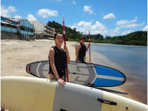 【沖縄・恩納村】 SUP＆シュノーケリング｜SUP体験と青の洞窟シュノーケリングをまとめて楽しむセットツアー！2名様～予約OKの画像