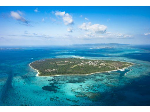 [โอกินาว่า เกาะอิชิงากิ] ล่องเรือเฮลิคอปเตอร์ 25 นาที (หมู่เกาะฮาร์ท)の画像