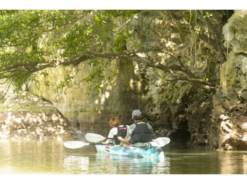 [Ishigaki Island] ★Free cancellation in case of rain★ Presented by an island-born and island-raised person! Don't worry about the rain! Mangrove kayaking tour! Free photo data included!の画像