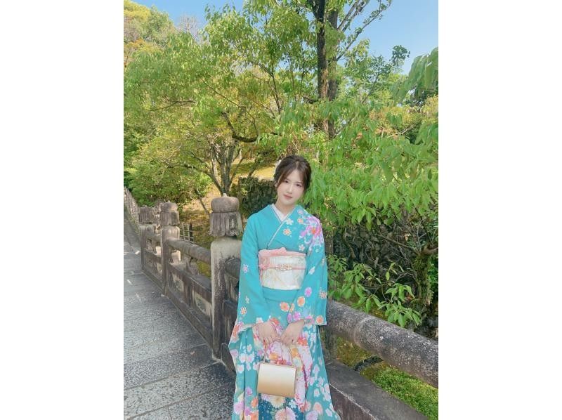 Luxurious silk kimonoの紹介画像