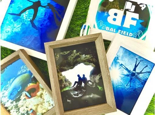 1組貸切【地元ガイドと特別な海体験】シュノーケル&bull;ビーチ洞窟探検／写真動画取り放題付き／即スマホへ／追加料金なし／穏やかな海で初心者も安心の画像