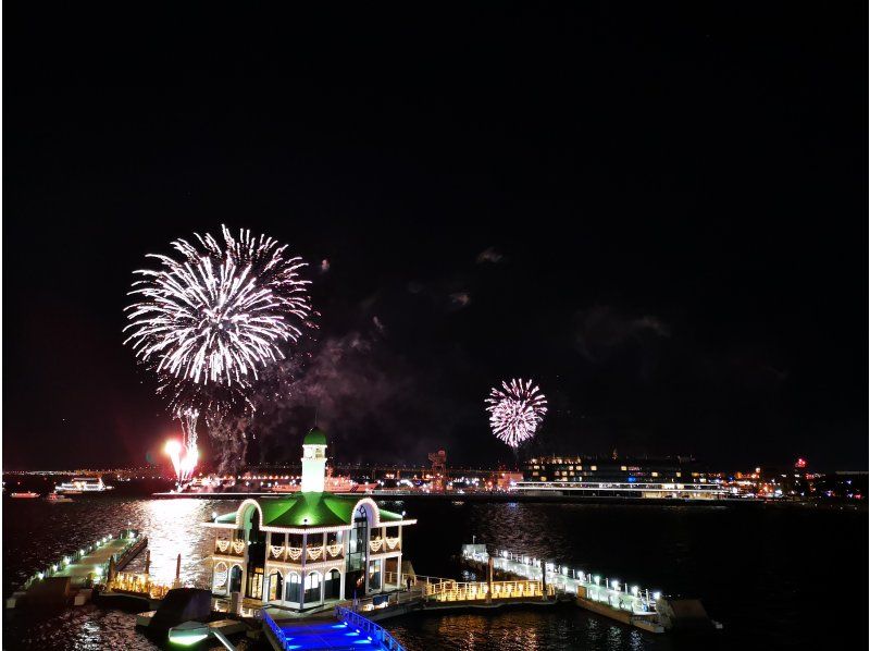 [New Year's Eve] Yokohama Minato Mirai Fireworks Viewing Cruise <2025 New Year's Eve Night Cruise>の紹介画像
