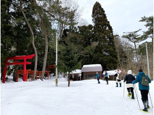 [อากิตะ, โนชิโร] ประสบการณ์เดินป่าด้วยรองเท้าลุยหิมะในป่าสนที่ใหญ่ที่สุดของญี่ปุ่น "ป่าสนลม" - เดินป่าพร้อมไกด์ (จัดขึ้นเมื่อวันที่ 11 กุมภาพันธ์)の画像