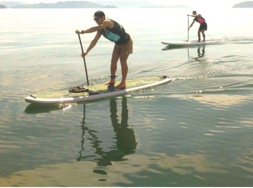 【広島・三次】湖の奥へ奥へと漕ぎ進む！静水面を気持ちよく 5～10kmの中距離クルージング〈SUPツーリング半日コース(Level2)〉の画像