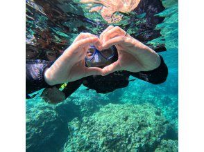 【沖縄・恩納村】ボートで行く！沖縄県有名スポット「青の洞窟」シュノーケリング体験！！完全貸切プラン！！