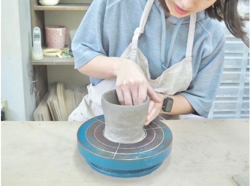 [3-minute walk from Honmachi Station on the Midosuji Subway Line in Osaka] Touch the clay and create your own unique pottery ☆ Beginners welcome ♪ Hand-formed pottery experience [Starting from April]の画像