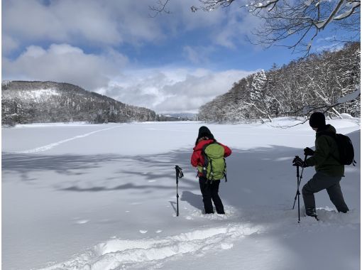 Nagano Iiyama: Snowshoe Hike on a Snow Lake(Station pickup to Madarao)の画像