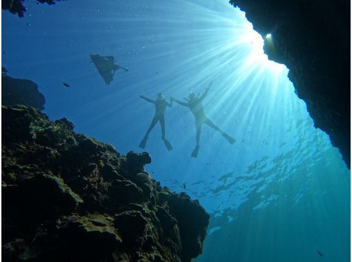 【沖縄/北谷】美ら海シュノーケル◇貸切専属ガイド◇餌あげ無料◇Gopro無料写真動画付き◇初心者歓迎◇最高な沖縄時間をお約束♪の画像