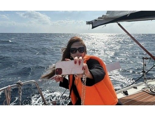 [Okinawa, Itoman] Affordable Yacht Sailing Cruise for 1 person (Early Morning Discount Plan)の画像
