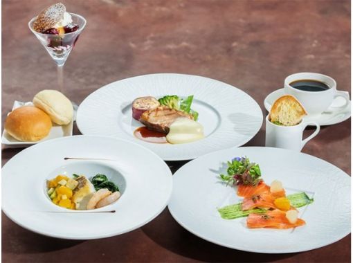 【神戸】2/26～3/13限定ランチ/トワイライト/ナイトクルーズ「サンシャインコース」神戸ポークとスズキが彩る春色フレンチの画像