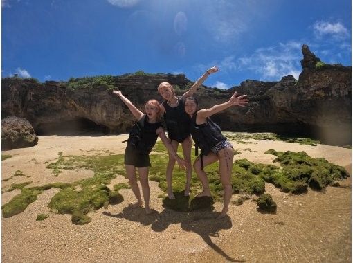 ①【沖縄・東海岸・中城・ビーチ集合】新規OPEN記念！今だけお得な割引キャンペーン開催中★現地で1種選べる大人気バナナボートプラン♪の画像