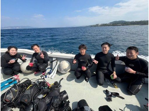 ❤️学生割＆団体割＝鬼得❤️【沖縄/北谷】ボートシュノーケル❤️当日⭕️フライト前後も参加可能❤️タオルサンダル餌付け無料❤️写真動画無料の画像