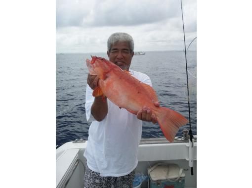 【宜野湾マリーナ】手ぶら参加で超満足の１日釣りコース!!　☆超高級魚大物釣りツアー!!　　の画像