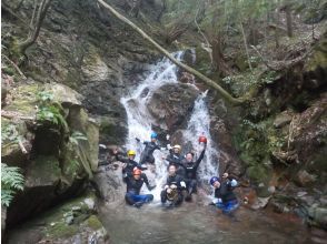 【岐阜県　奥長良川】滝巡りシャワークライミング★1組限定★　　　☆20滝を乗り越えろ！！滝だらけの映え映えスポット満載☆