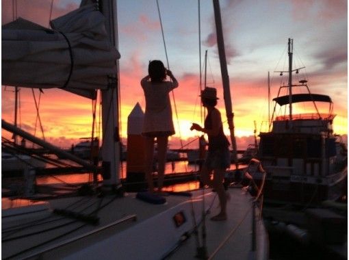 [Okinawa / Ginowan] Sunset Sailing Tour ｜ 1 hour course ｜ Why don't you heal your heart at sunset?の画像