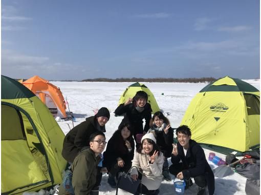 【北海道】札幌市内中心部から送迎付き！北海道屈指の秘境でワカサギ釣り！朱鞠内湖での1日プレミアムワカサギ釣り体験ツアーの画像