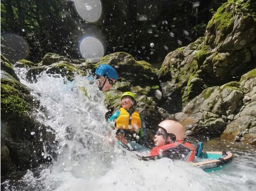 『えっ！こんな宮崎があったの!?』リピーター続出の感動体験／地元ガイドと行く宮崎の隠れ秘境・加江田渓谷キャニオニング｜の画像