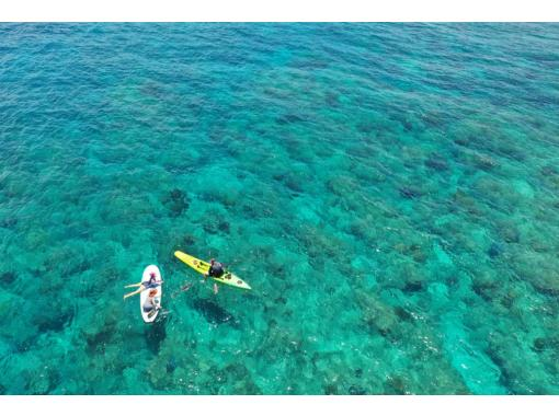 ＜SUP/SUPスノーケリング/Sunsetサップ＞【恩納村】1グループ毎に貸切開催◆冬季ウェットスーツ無料◆無料送迎あり◆Gopro無料のの画像