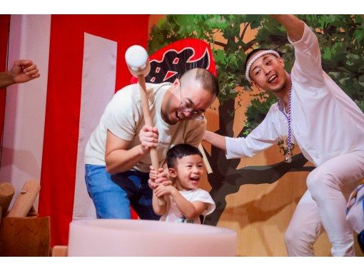 【大阪・黒門市場】SNS映え!日本伝統の餅つきのライヴパフォーマンス&餅つき体験 【大阪・黒門市場】SNS映え!日本伝統の餅つきのライヴパフォーマンス&餅つき体験