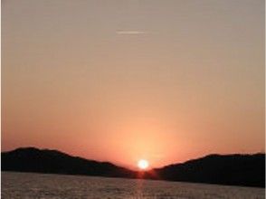 【沖縄・座間味】ホエールウォッチング(夕陽のブリーチコース)の画像