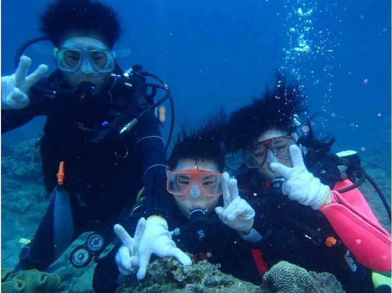 [沖縄-那覇]讓我們得到一張C卡！ 【NAUI潛水員課程（高級學習+ 2天）】の紹介画像