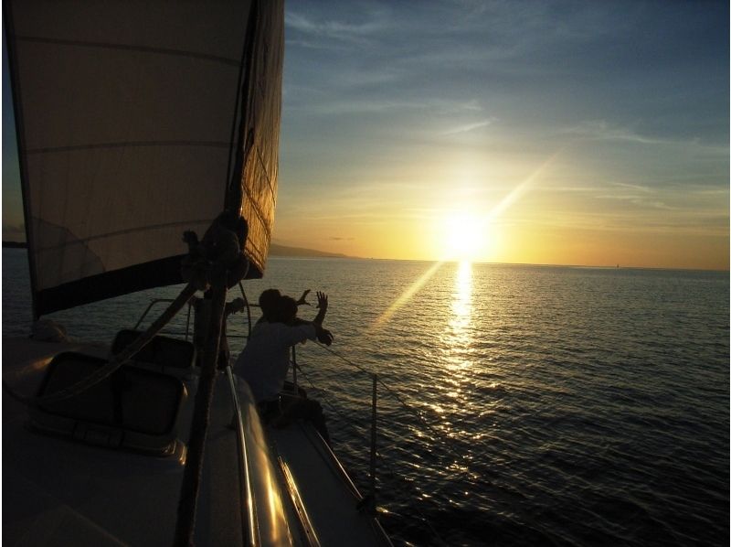 [Okinawa Ishigaki] unforgettable holiday in a beautiful scenery! Sunset charter yacht course [2 hours to 3 hours]の紹介画像