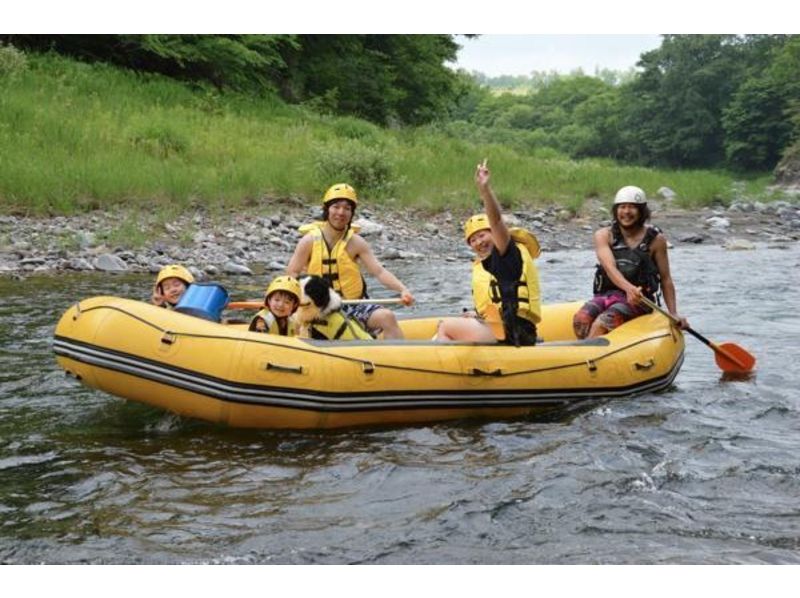 [Hokkaido-Hidaka] clear stream in the Saru river Raftingの紹介画像