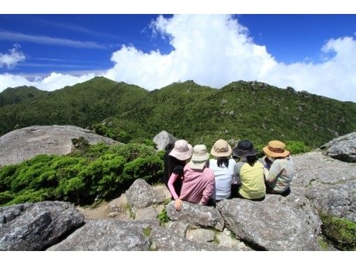 [鹿儿岛・屋久岛]徒步旅行Kuromidake（一日游7至8个小时）从10岁开始就可以参加！の画像