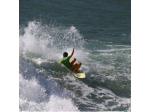 [Miyazaki Prefecture Qingdao / Kizakihama] Surf with a professional surfer! During· For advanced level people Surf guideの画像