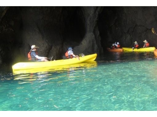 [Niigata/Sado Island] Let's enjoy nature! Blue Cave Sea Kayak Tour (3 hours) (for foreign tourists) Campaign!! \2,500 OFFの画像