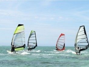 【沖縄／那覇・瀬長島海岸】トコトン練習！ウインドサーフィン体験（半日レッスン）