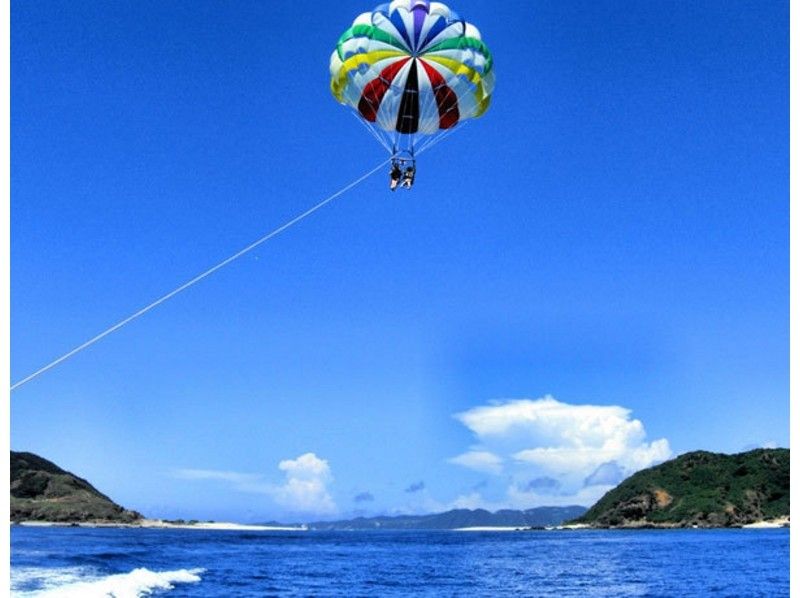 【北部発】空から沖縄の海を満喫！気軽に空中散歩！パラセーリング