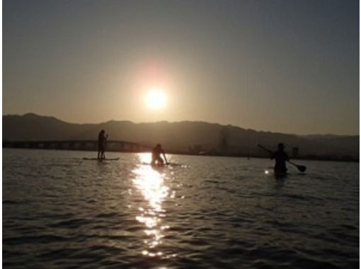 【滋賀　琵琶湖】びわ湖上から綺麗な夕日みて日常を一時忘れてみませんか。の画像