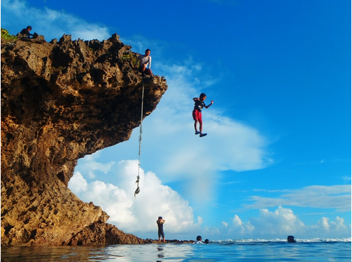 [Okinawa main island] will Tsukuso play the great outdoors! Cliff jump & my oasis [snorkeling]の画像