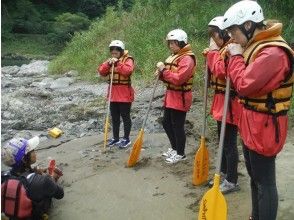 【熊本 球磨川】自然豊かな名所で楽しむ ラフティング半日コース【天然温泉入浴付】