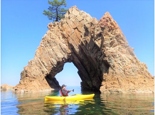 [Tottori / Uradome Coast] easy fun Geopark! ★ sea kayak experience ★の画像