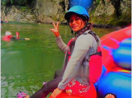 SALE! [Gunma/Minakami/Half-day rafting 3 hours/Tour photos are free!] The joy of getting splashed in the water, and the challenge of overcoming it together. Take the helm of adventure! ★Student discount availableの画像